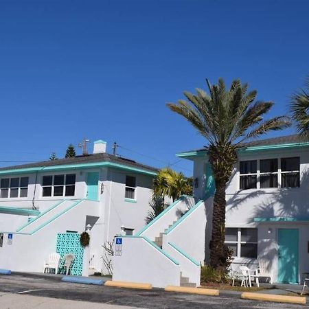Private One-Bedroom 8 -Directly Across From Beach St. Pete Beach Eksteriør bilde